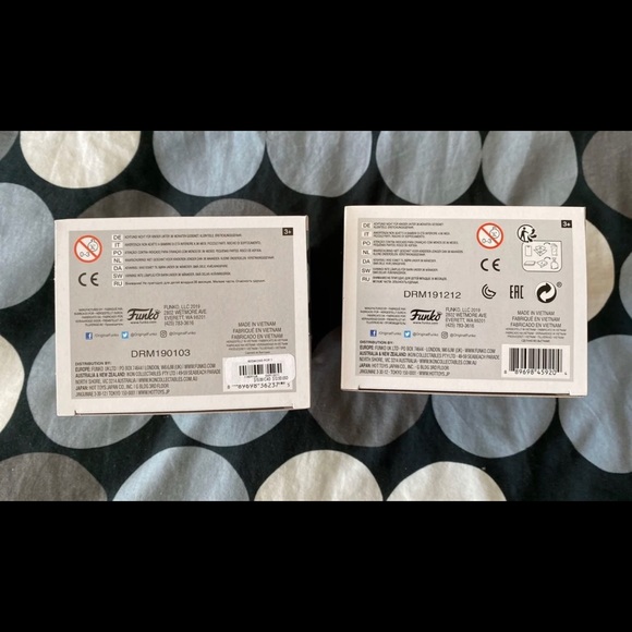 Bulbasaur- Set of 2 - Flocked & Common - Picture 6 of 6